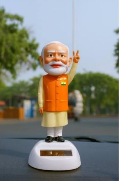 Solar Waving Modi Ji Statue